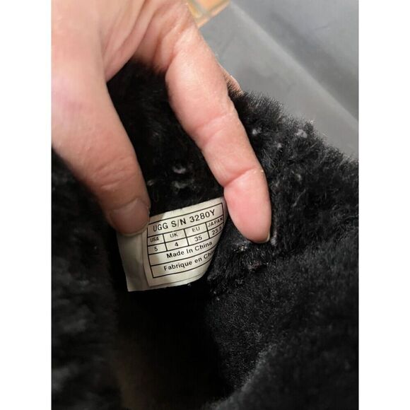 UGG Bailey Bow II Sheepskin Black Suede Winter Boots Women’s Size 6 Girls 5 - Picture 8 of 11